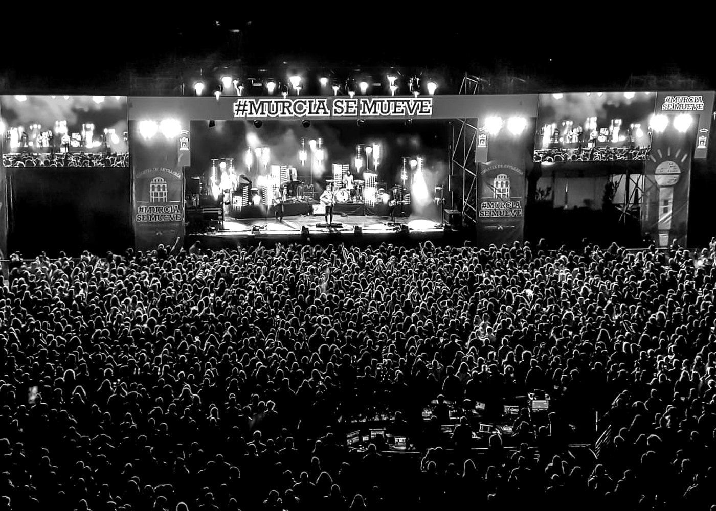 Concierto de #MurciaSeMueve con el público frente al escenario